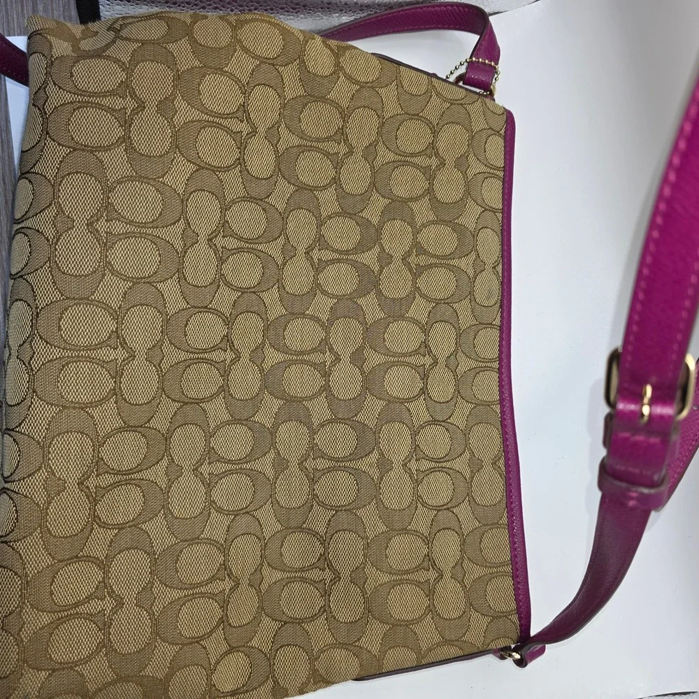 Coach Signature Canvas Crossbody Bag Khaki Magenta‎ Leather File Bag F29960